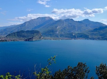 Idee Regalo a Peschiera del Garda: Emozioni tra Lago, Natura e Relax