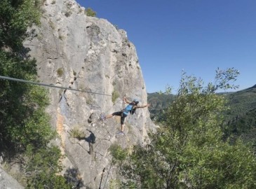 Ferrata: la tua avventura tra roccia, aria e libertà