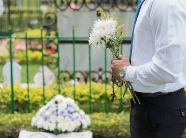 Cosa Indossare Ad Un Funerale