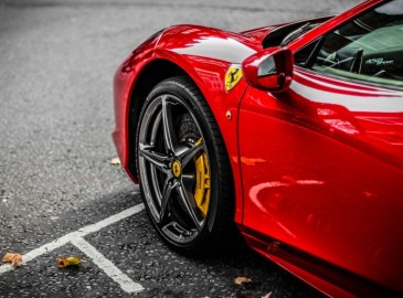 Guida una Ferrari Esperienza Regalo 
