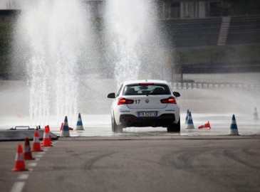 Corsi di guida sicura e sportiva a Misano e Monza