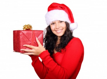 Regali di Natale 2024 per Donna: Esperienze Uniche per Sorprenderla!