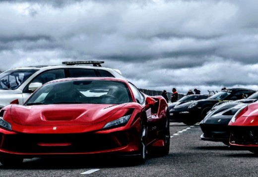 Guida Ferrari all'Autodromo Vincenzo Florio - Sicilia