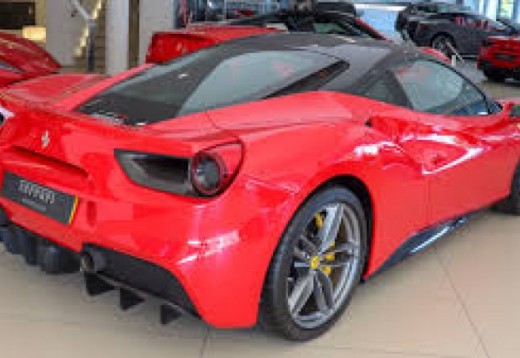 Guida Ferrari al Circuito Istituto Sperimentale Auto e Motori - Lazio