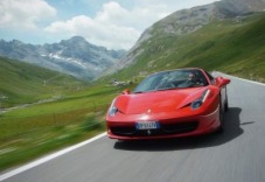 Guida Ferrari su Strada